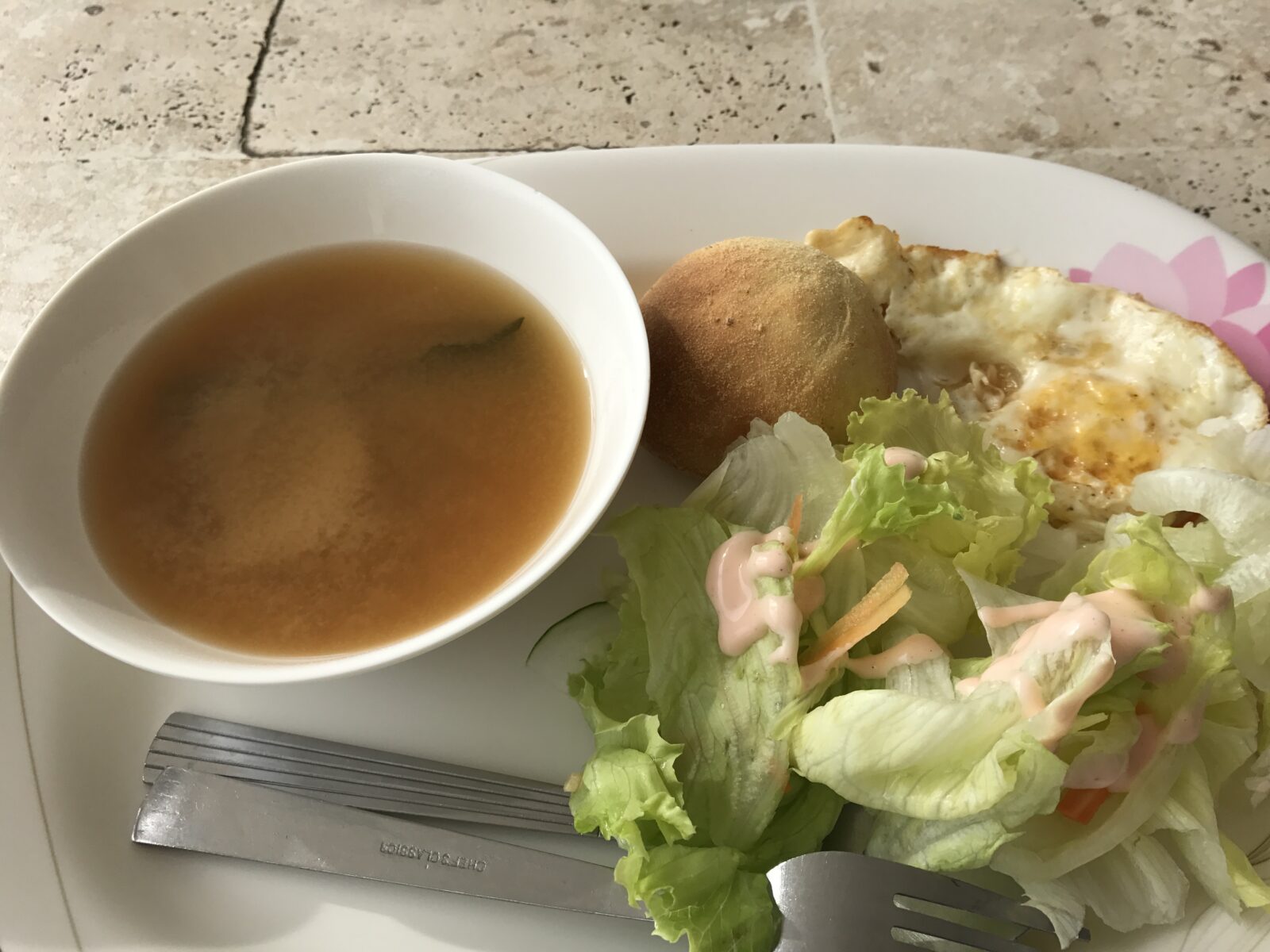 留学中に毎日食べていた学校の食事